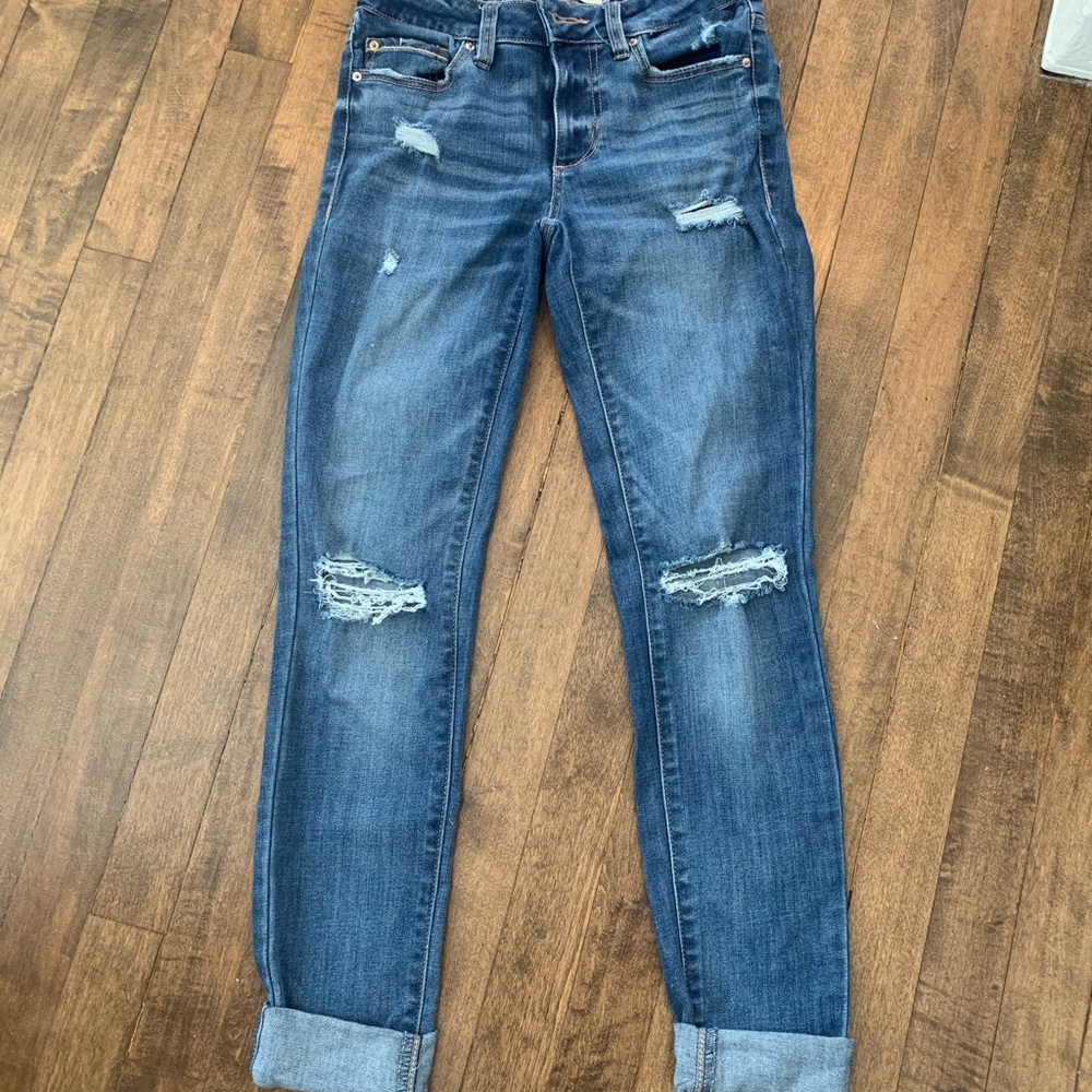 Garage skinny ripped jeans! Stretchy & high rise
